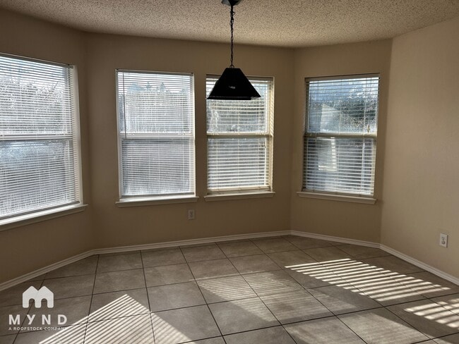 Building Photo - 1801 Bertram Dr