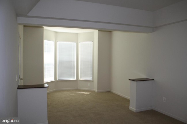Building Photo - 8609 Wintergreen Ct