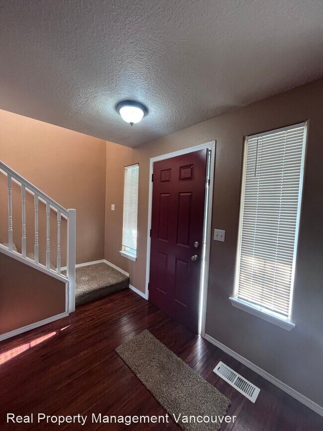 Foto del edificio - 4 br, 3 bath House - 8005 NE 163rd Ave
