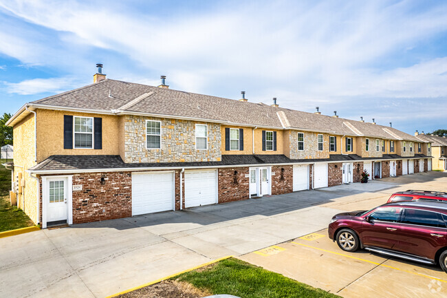 Building Photo - Village Gardens Condominiums