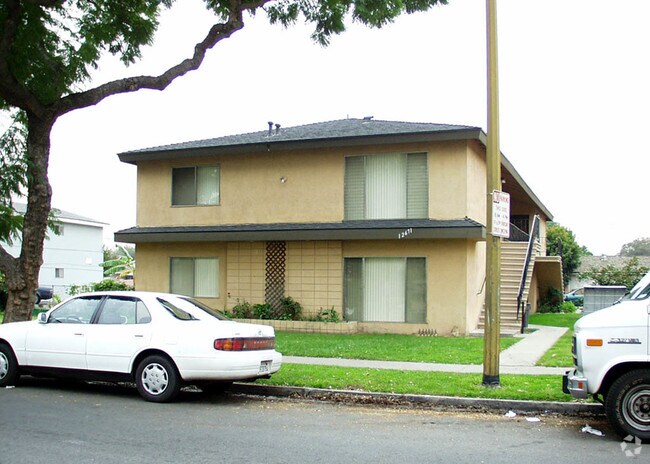 Alternate view of 12671 - Tropicana Apartments
