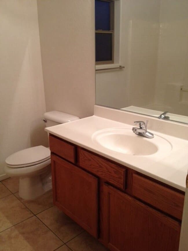 Building Photo - 6956 E Sandhurst Dr