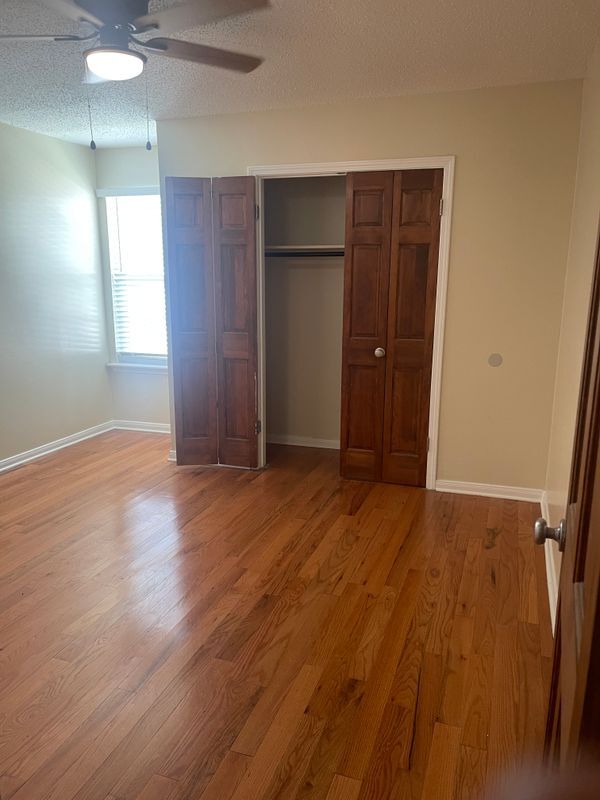 Foto del edificio - 1153 Heather Ln