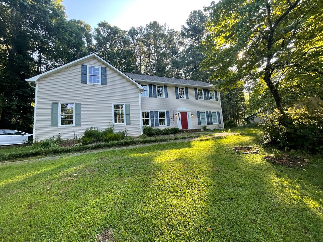 Primary Photo - 1530 Rhododendron Dr NW