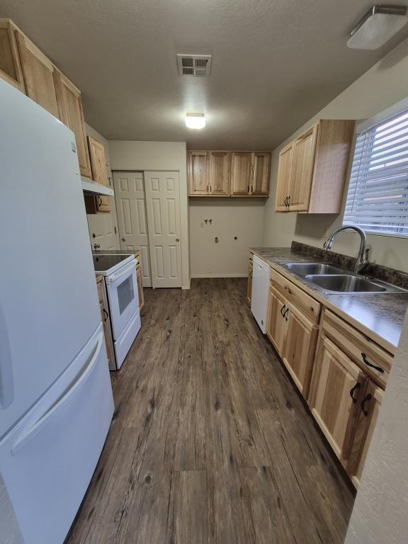 Foto del edificio - 1312 Dowell Rd