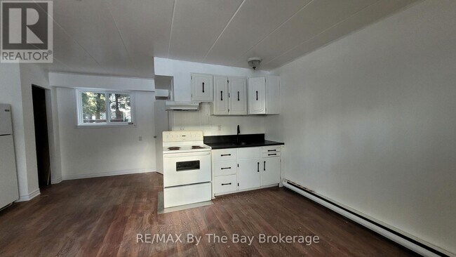 Photo du bâtiment - 280 River Rd E