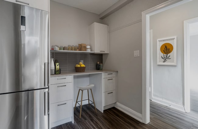 Building Photo - Raglan Gardens