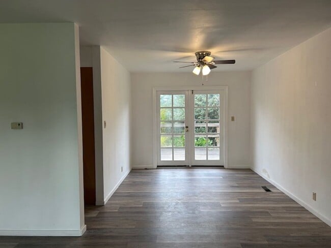 Foto del edificio - Charming Country Home in Petaluma – 4 Bed, 2 Bath | Available December 1st