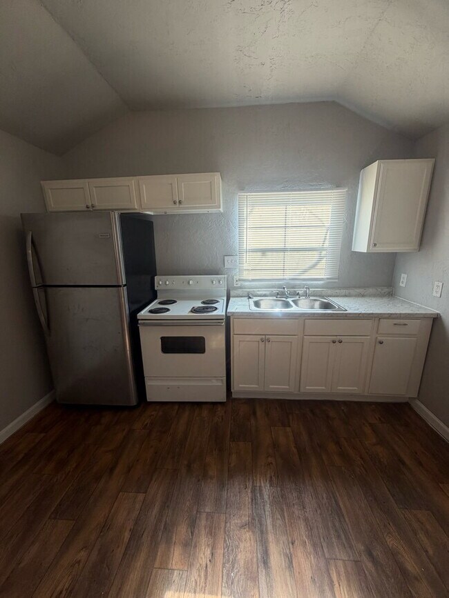 Building Photo - 1060 W I-20 Access Rd