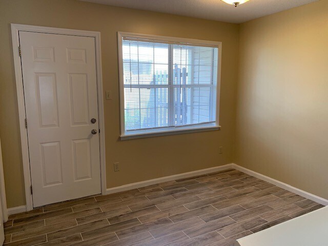 Foto del edificio - 2 Bedroom Townhome in Remerton!  Close to ...