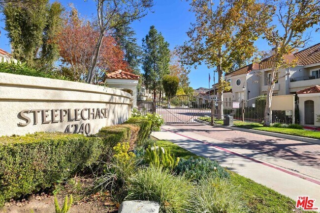 Foto del edificio - 4240 Lost Hills Rd