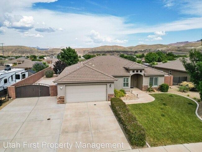 Building Photo - 4 br, 2 bath House - 904 N 300 W