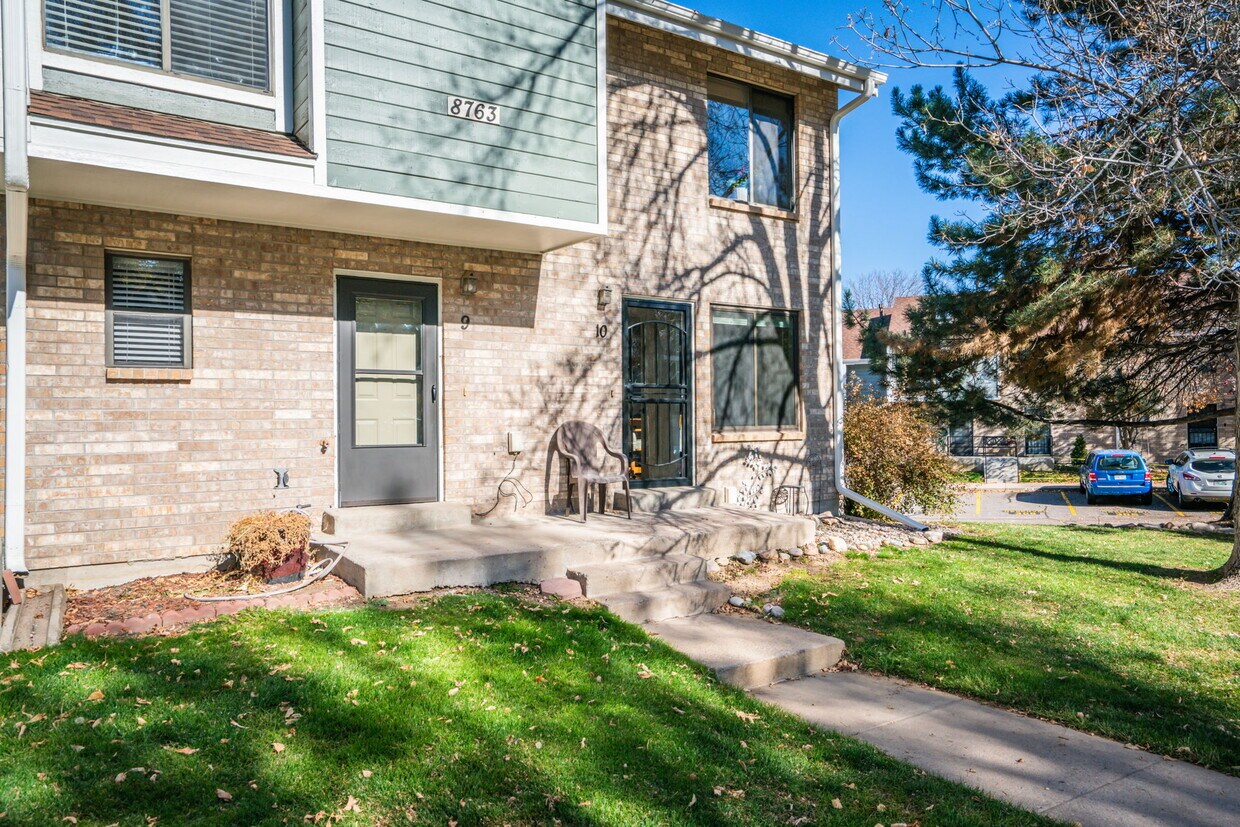 Primary Photo - 8763 W Cornell Ave