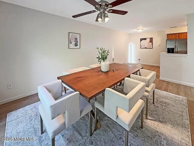 Foto del edificio - 577 Windflower Ct