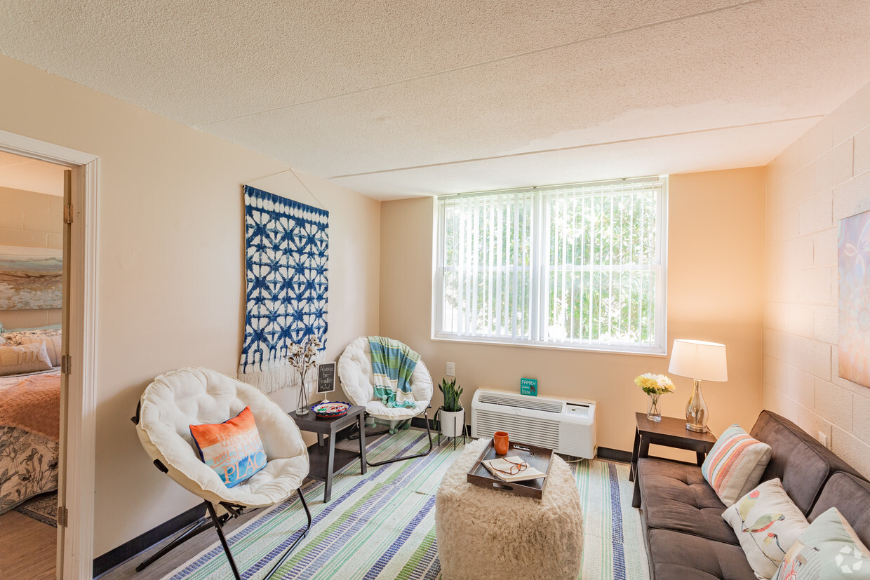 1BR, 1BA - Magnolia Terrace