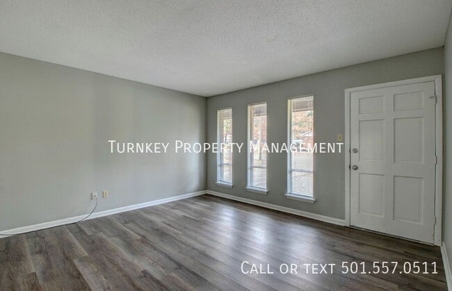 Foto del edificio - 9203 Labette Dr