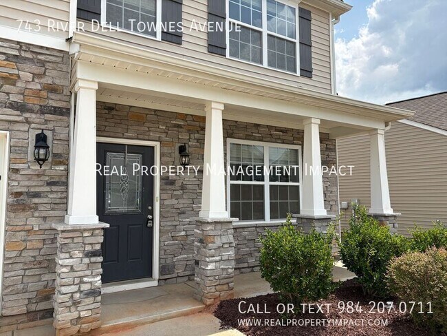 Foto del edificio - 743 River Dell Townes Ave.