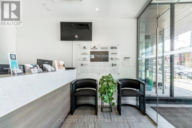 Building Photo - 347 Jane St