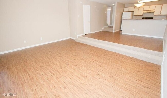 Building Photo - 2 br, 1.5 bath Condo - 15240 Old Galveston...