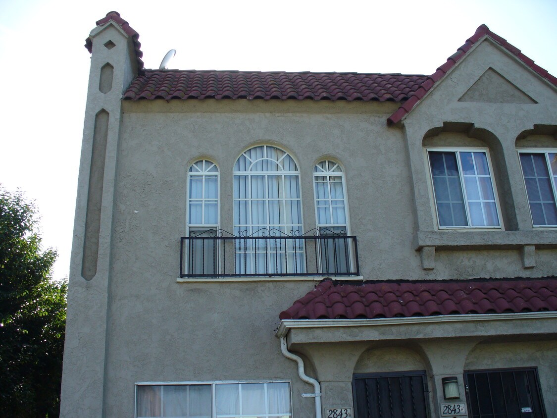 2841 Buckingham Rd, Los Angeles, CA 90016 Apartments in Los Angeles