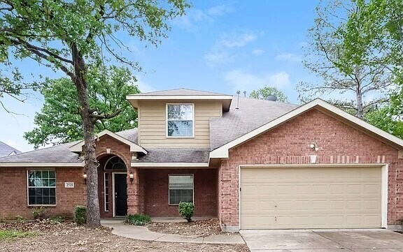 Primary Photo - 2521 Greenhaven Dr