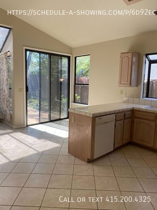 Building Photo - 5050 Felicia Way