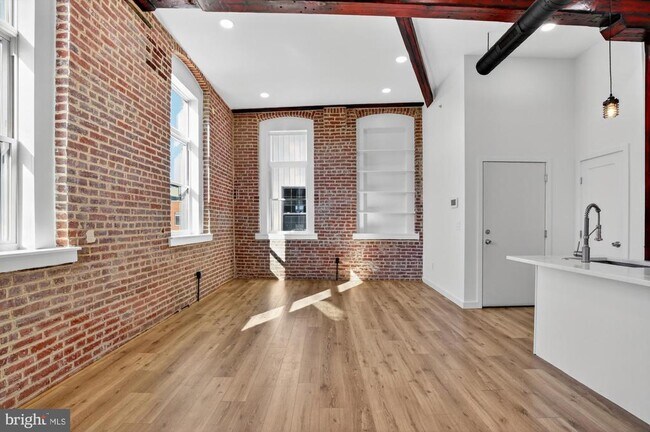 Foto del edificio - 2045 Trenton Ave