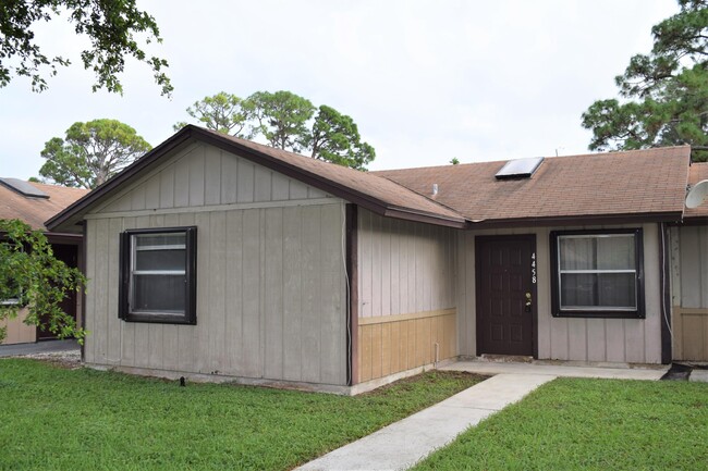 Building Photo - 4458 Country Grove Blvd