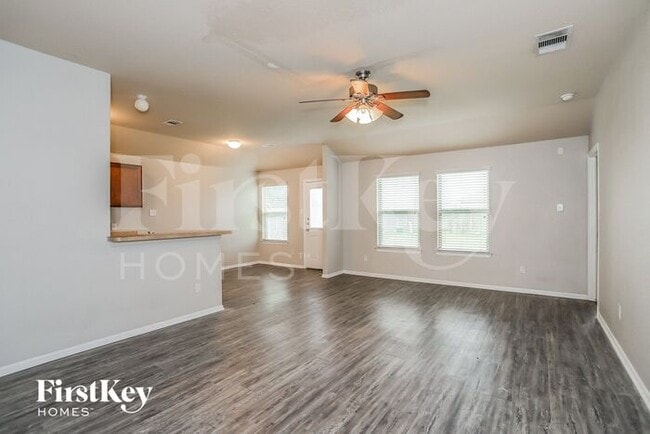 Building Photo - 7905 Big Oak Dr