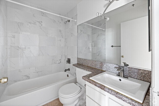 2BD, 2BA - 900SF - Second Bathroom - Hoover Hilltop