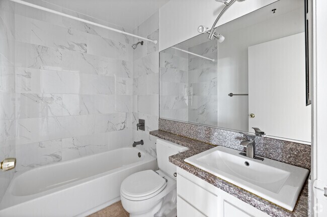 2BD, 2BA - 900SF - Second Bathroom - Hoover Hilltop