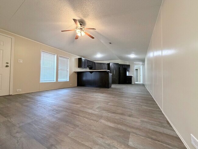 Building Photo - 709 N Collins Fwy