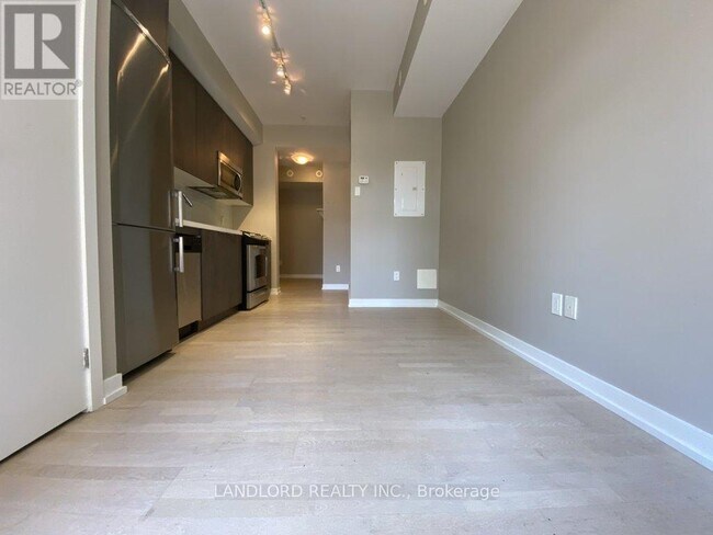 Photo du bâtiment - 150-150 Broadview Ave