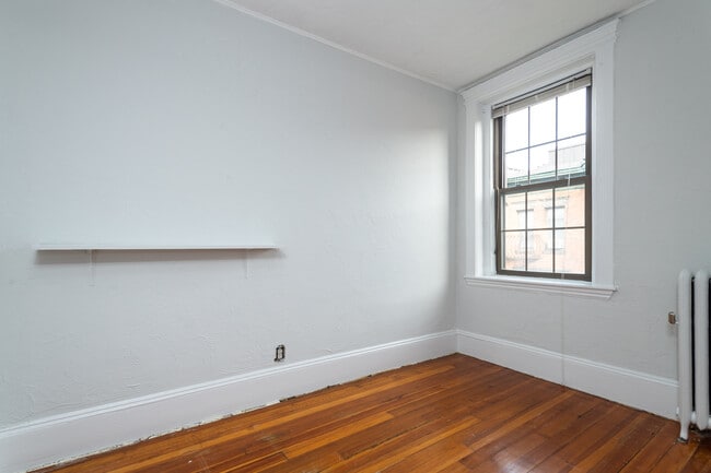 Building Photo - 87 Myrtle St