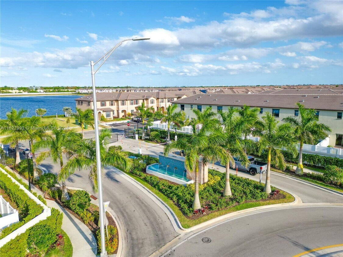 Primary Photo - 11426 W 33rd Way