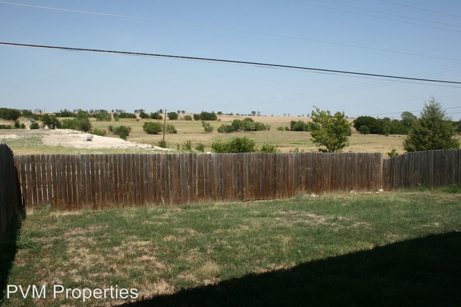 Building Photo - 700 Paso Fino St