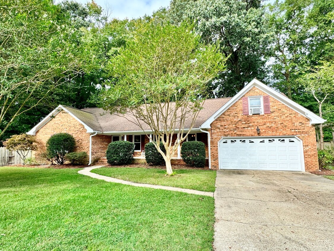 Foto principal - Great 4 bedroom home in Great Neck! Excell...