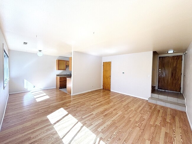 Building Photo - 131 S 1000 E