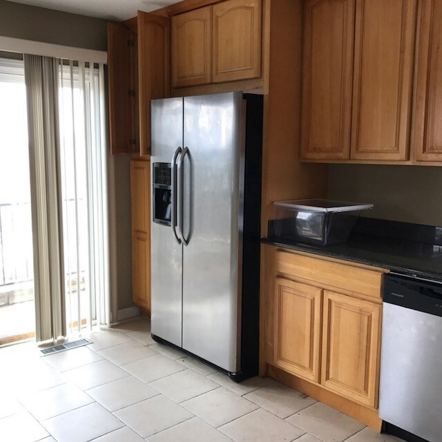 Building Photo - 494 Marsan Ct