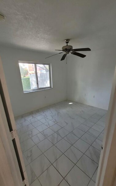 Foto del edificio - 2200 NW 78th Ave
