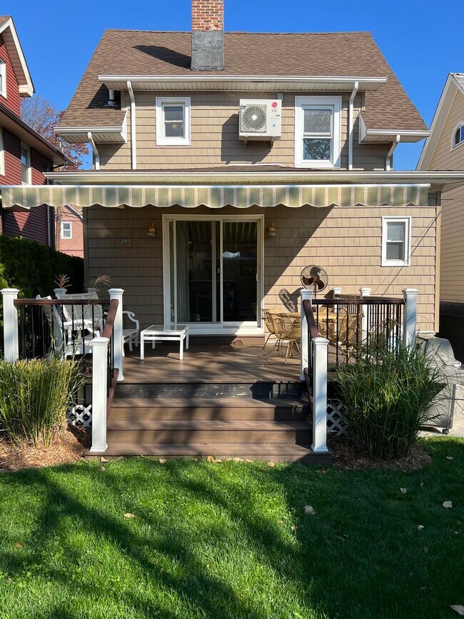 Building Photo - 311 73rd St