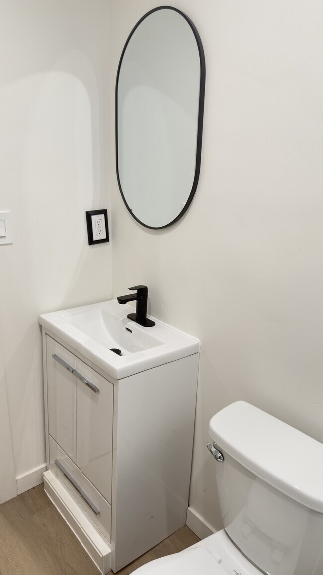 Photo du bâtiment - 137 Oakdale Ave