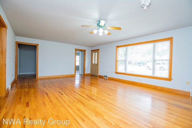 Building Photo - 3 br, 2 bath House - 101 NE 7th Street