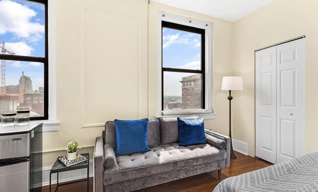 City View - 1324 Locust St