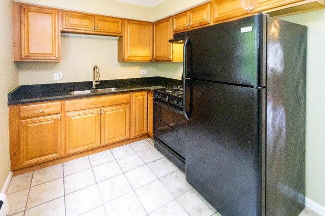 Foto del edificio - 8810 S Cottage Grove Ave