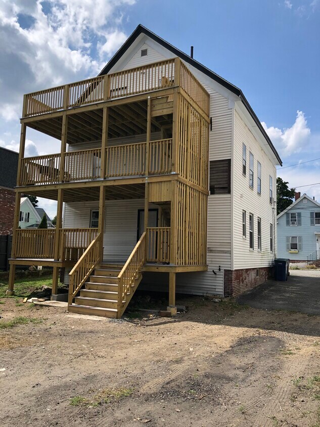 27 Symonds St Unit 1, Salem, MA 01970 Apartments in Salem, MA