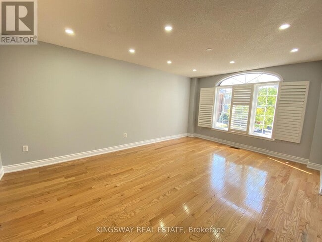 Photo du bâtiment - 33 Caranci Crescent