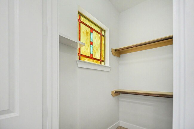 Foto del edificio - 1744 W 25th St