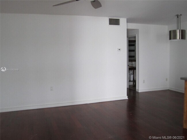 Foto del edificio - 1545 Euclid Ave