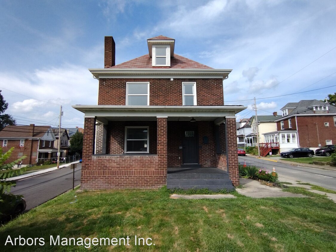 Primary Photo - 3 br, 1.5 bath House - 320 N 2nd Street